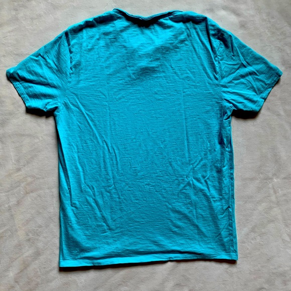 Guess short sleeve V-neck - Picture 3 of 4